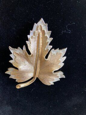 Vintage Sarah Coventry Gold Maple Leaf Brooch MCM Cottagecore Botanical Pin
